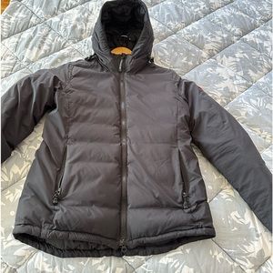 CANADA GOOSE
Camp Hoody Packable Short Down Coat